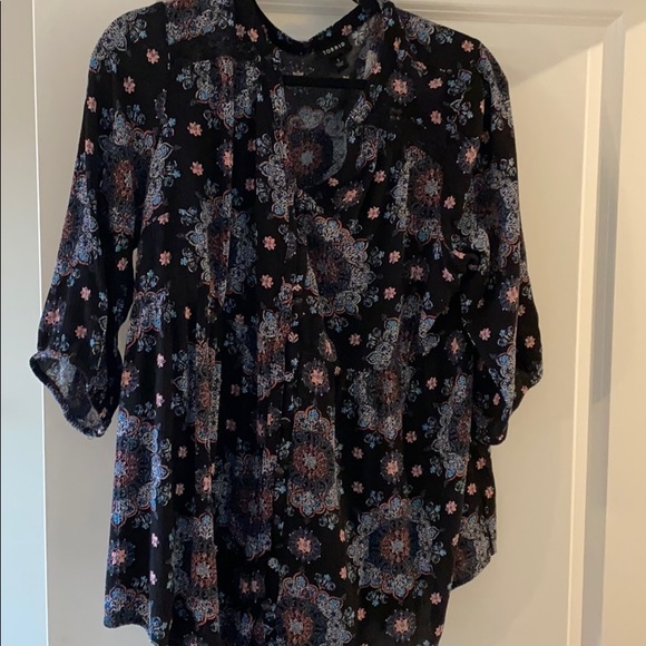 TORRID MEDALLION PRINT BUTTON FRONT TUNIC - Picture 1 of 2